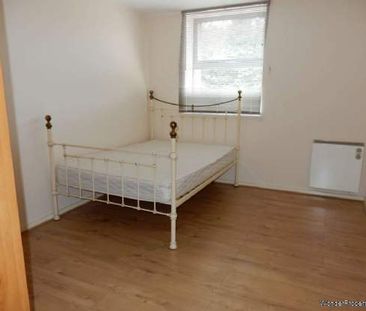 2 bedroom property to rent in London - Photo 2