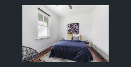 Renovated end-row terrace, Bridge glimpses upstairs - Photo 2