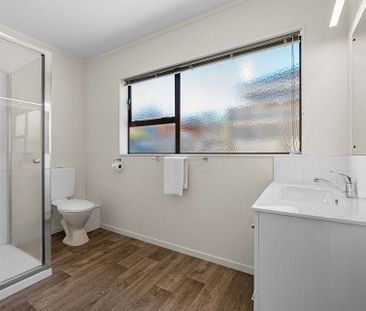 Charming 2BR Home in Mount Maunganui - Photo 5