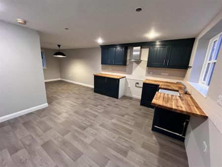 4 bedroom detached house to rent - Photo 5