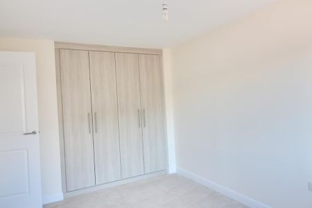 4 bedroom detached house to rent - Photo 4