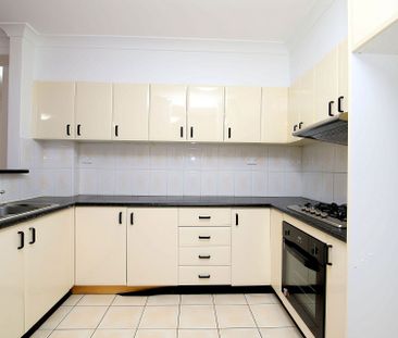 Ground floor 3 bedroom unit - Photo 3