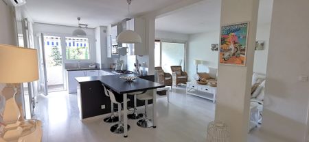 Location Appartement 3 pièces 71m² CASSIS 13260 - Photo 5