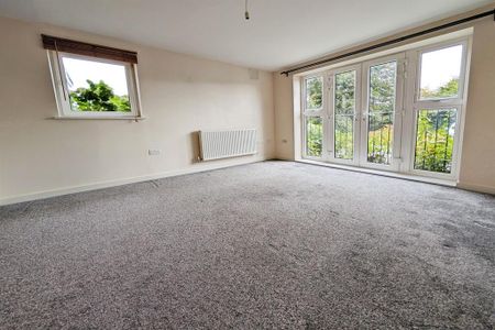 2 bedroom flat to rent - Photo 2