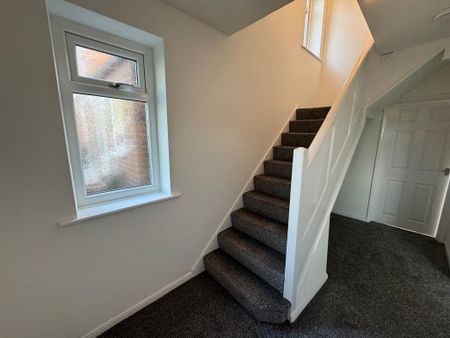 3 bedroom semi-detached house to rent - Photo 4