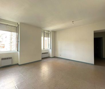 Location Appartement 3 pièces 69m² VALLON PONT D ARC 07150 - Photo 1