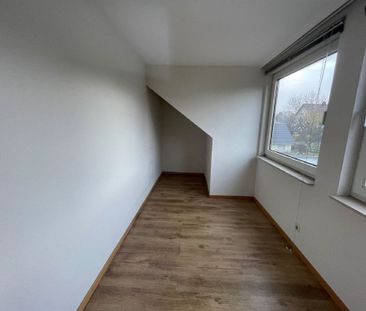 Großzügige 3-Zimmer-Wohnung mit Einbauküche in einem gepflegten 2-F... - Photo 4
