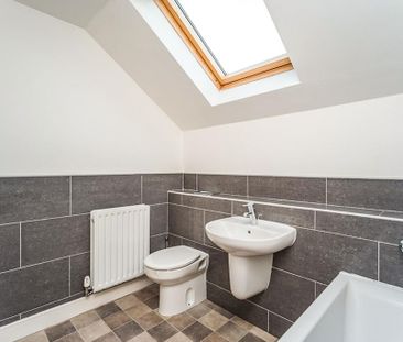 3 bedroom terraced house to rent - Photo 4