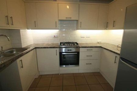 Chineham, Basingstoke, Hampshire, RG24 - Photo 4