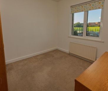 8 Shrewsbury Drive, Bangor, BT20 3JF - Photo 2