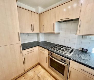 Hammonds Lane, Billericay, CM11 - Photo 3