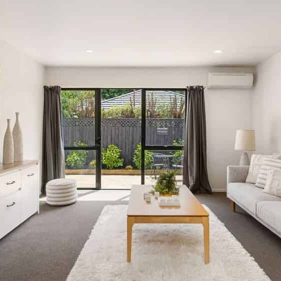 Three Bedroom Townhouse in Prime location! - Photo 1