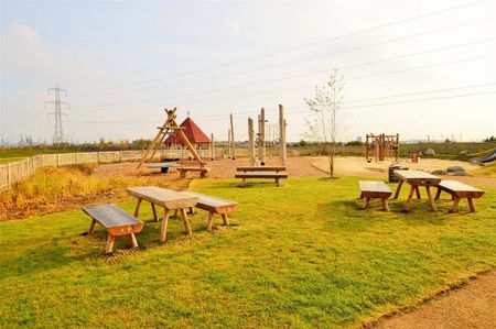 3 bedroom detached house to rent - Photo 2