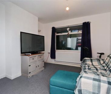 2 bedroom semi-detached house to rent - Photo 3