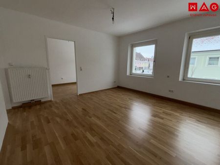 Sonnige Grünlage, ausgewählte Nachbarschaft & Entspannung pur: sanierte 3-Zimmer-Wohnung im obersten Stock eines kleinen Mehrparteienhauses mit moderner Dusche und viel Privatsphäre! - Foto 2