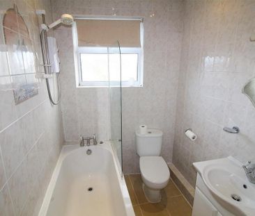 2 bedroom terraced house to rent - Photo 4