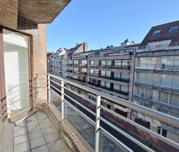 Centraal gelegen, zonnig appartement nabij het Rubensplein. - Photo 1