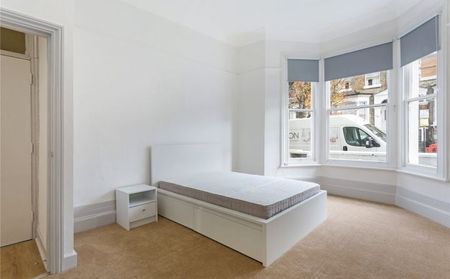 3 Bed Flat, Taybridge Road, SW11 - Photo 5