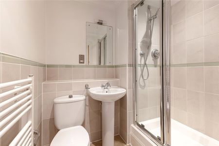 Dowgate House, Whittets Ait, Weybridge, KT13 flat to rent - Photo 5