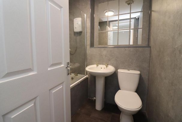 2 bedroom detached house to rent - Photo 1