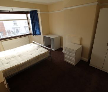 5 Bed Student Accommodation - Photo 5