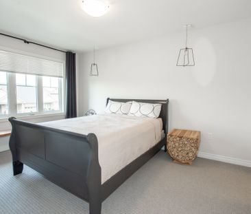 124 Acacia Rd, Fonthill - 3 Bedroom Townhouse - Photo 5