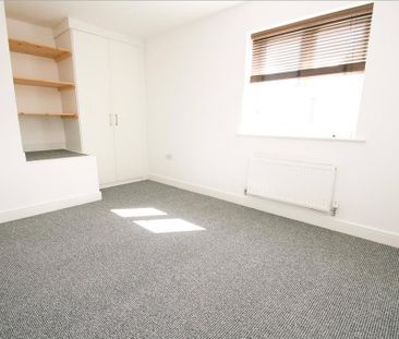 4 bedroom terraced house to rent - Photo 2