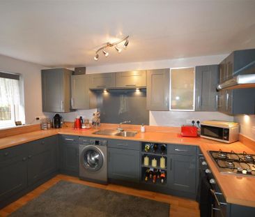 2 bedroom apartment to rent - Photo 5