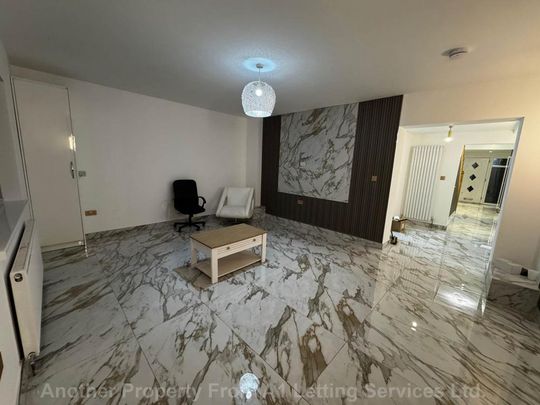 8 bedroom house share to rent - Photo 1