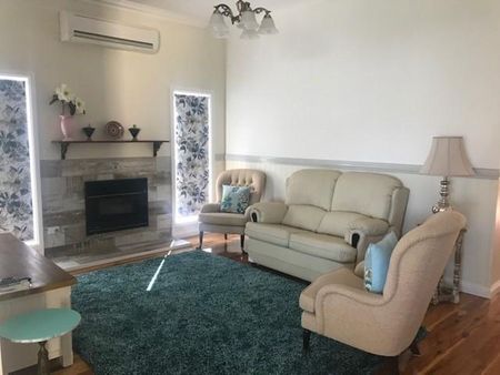 Tamworth Furnished Accommodation - North Tamworth - Photo 2