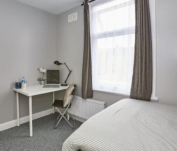 4 bedroom terraced house to rent - Photo 3