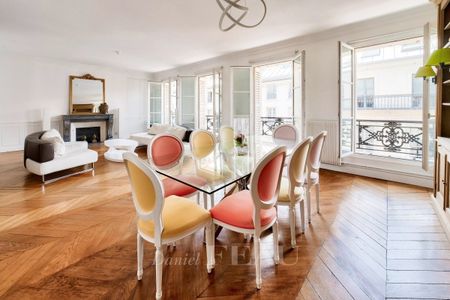 Appartement à louer à Paris 8Ème - Photo 4