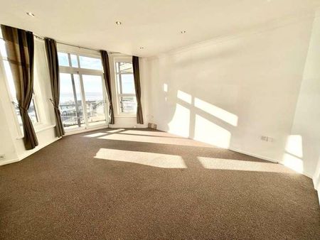 Mount Liell Court East, The Leas, Westcliff-on-sea, Essex, SS0 - Photo 3