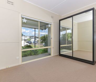 Level Home - Close to Waterfront - Photo 2