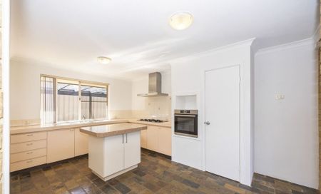 Spacious 3x2 Family Home on a Massive Block – Clarkson - Photo 5