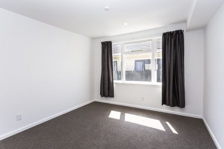 Newly renovated 7 bedroom student accommodation! - Photo 3