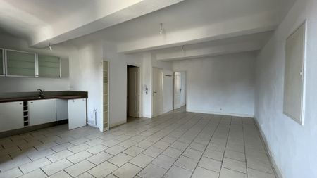 A LOUER COTIGNAC CENTRE VILLAGE APPARTEMENT 2 PIECES 43M² LUMINEUX, CUISINE EQUIPEE - Photo 3