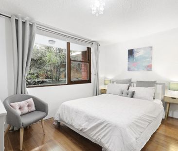 COZY TWO BEDROOM APARTMENT IN GREENWICH FOR LEASE! LOCATION IS THE ... - Photo 3