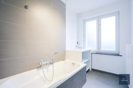 Recent en lichtrijk 2 slaapkamerappartement met uitzicht over het water - Foto 2