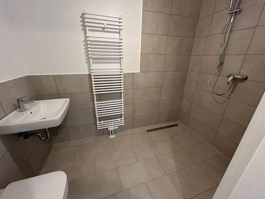 Attraktive 4-Zimmer Wohnung mit Terrasse und Garten zu vermieten! - Photo 1