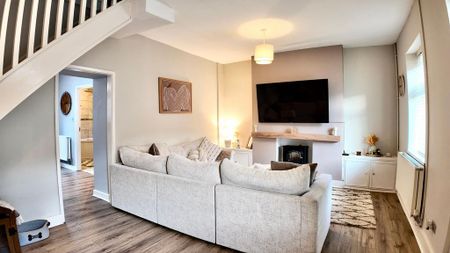 2 bedroom terraced house to rent - Photo 2