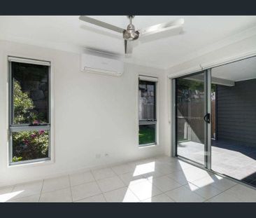 Family townhouse with loads of storage - Photo 2