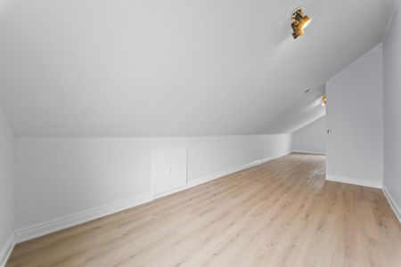 For Lease - 8 Leeds Street, Hamilton, Ontario - Photo 3