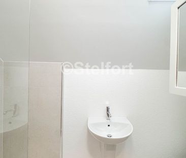 Sandringham Road, NW11, London - Photo 2