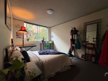 Kensington - Photo 2