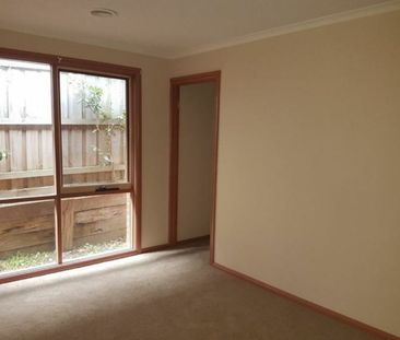 THREE BEDROOM FAMILY HOME - Photo 3