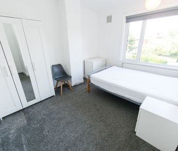 Headingley Crescent, Headingley, Leeds - Photo 4