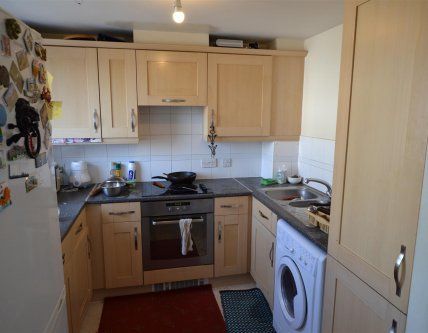 2 Bedroom Apartment - Pownall Road - Photo 3