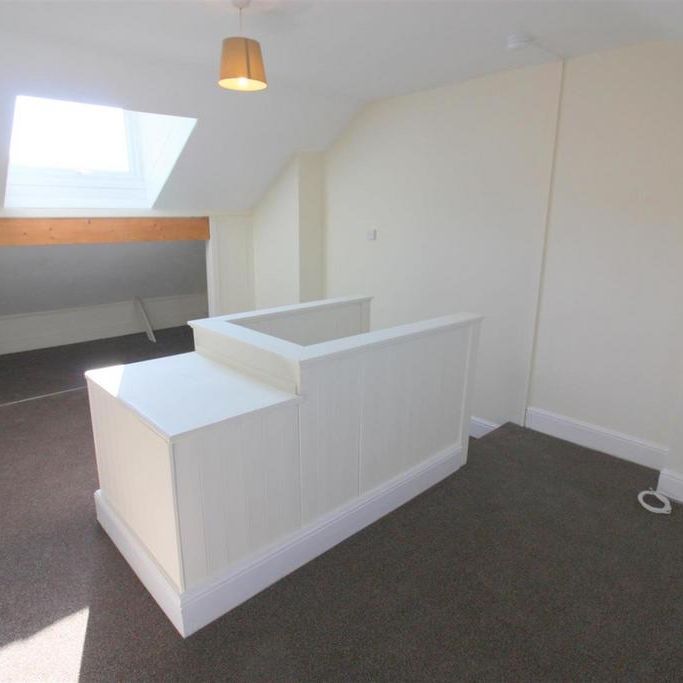 3 bedroom end of terrace house to rent - Photo 1