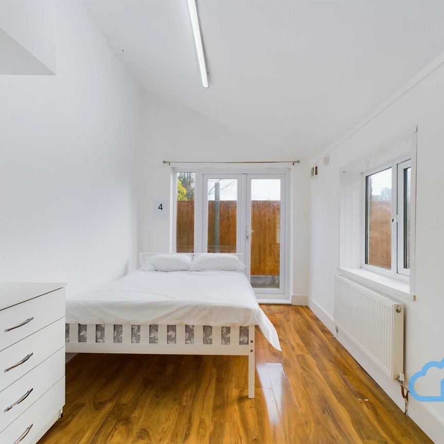 RM4 Plashet Road | Plaistow | London | E13 0PU - Photo 1